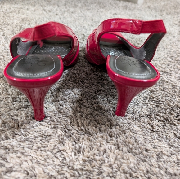 Red Heels - Picture 3 of 5